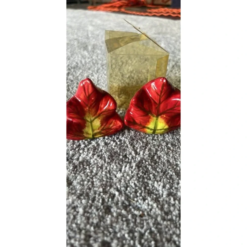 Red Autumn Leaf Ceramic Salt and Pepper Shaker Set Fall Harvest Decor Glossy